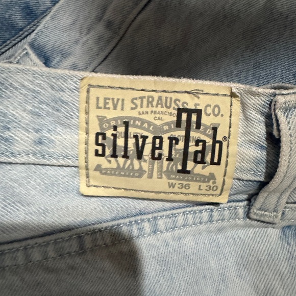 Levi’s Silvertab loose light wash Jeans 36x30 - Picture 3 of 5